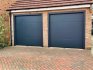 dubbele garage donkerblauw